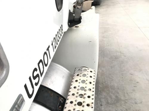 2007 Freightliner COLUMBIA 120 Right White Extension Fiberglass Fender Extension (Hood): Does Not Include Bracket, Top Bolt Hole Cracked, Paint Scuffed Along Outside Edge, Cracked Along Bottom Edge