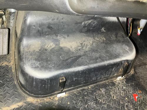 2004 Gmc C5500 Doghouse Cover