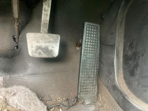 1990 Ford F700 Foot Control Pedals