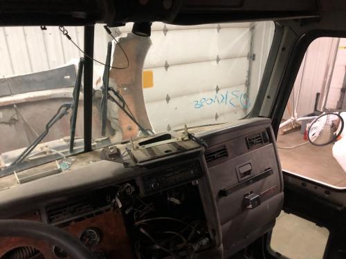 2003 Kenworth T800 Dash Assembly