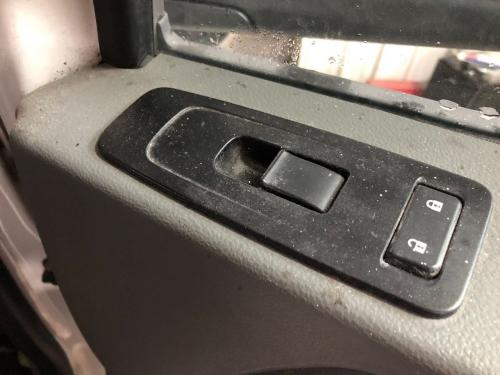 2015 Kenworth T680 Right Door Electrical Switch