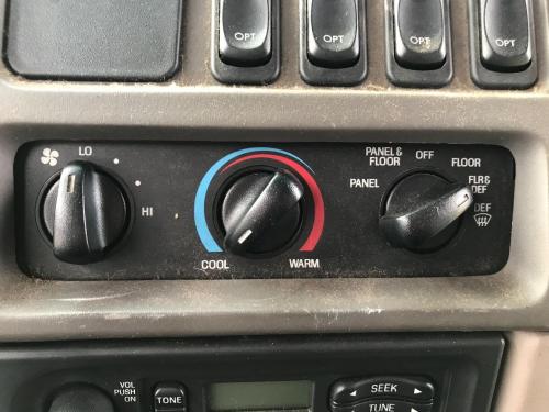 2005 Sterling L8511 Heater & AC Temp Control: 3 Knobs