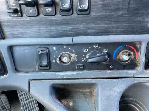 2006 Freightliner COLUMBIA 120 Heater & AC Temp Control: Missing 2 Knobs