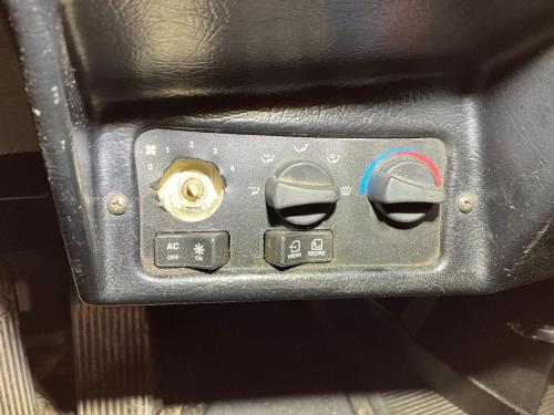 1995 Peterbilt 377 Heater & AC Temp Control: Missing Fan Speed Knob