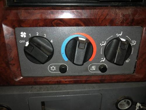 2014 Mack CXU Heater & AC Temp Control: 3 Knobs, 2 Buttons
