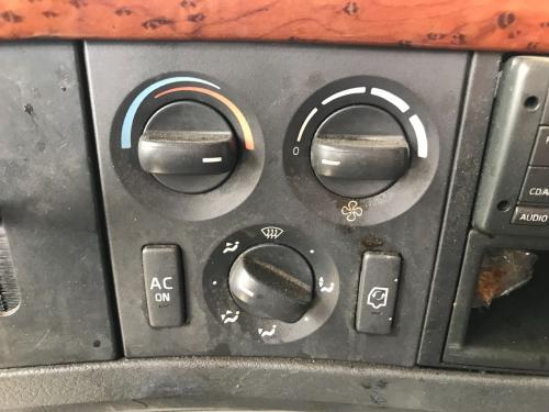 2011 Volvo VNL Heater & AC Temp Control: 3 Knobs, 2 Buttons.