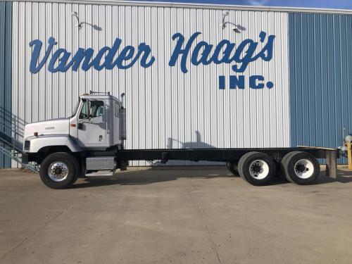 2000 International 5600I Truck: Cab & Chassis, Tandem Axle