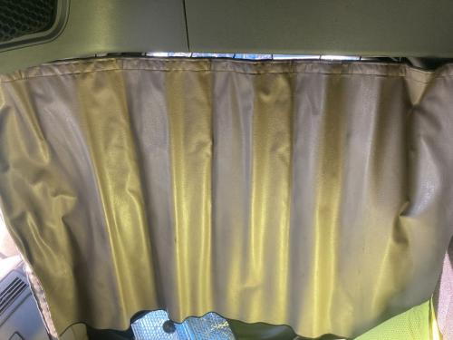 2016 Freightliner CASCADIA Interior, Curtains
