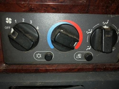 2012 Mack CXU Heater & AC Temp Control: 3 Knobs, 2 Buttons
