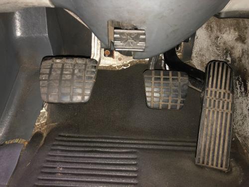 2014 Freightliner COLUMBIA 120 Foot Control Pedals
