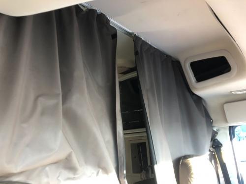 2018 Volvo VNL Interior, Curtains
