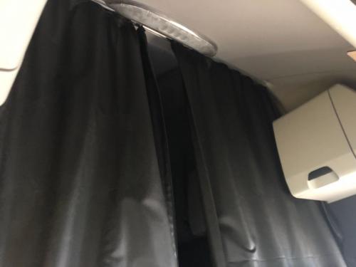 2018 Freightliner CASCADIA Interior, Curtains
