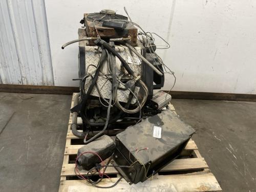Apu (Auxiliary Power Unit), Thermoking Tripac: Complete Thermo King Apu Unit, Condenser Surround Has Rust, Engine Front Door Damaged And Missing Lower Engine Cover