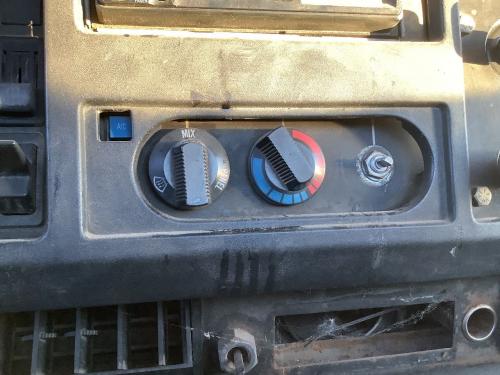 1995 International 8100 Heater & AC Temp Control: 2 Knobs, 1 Button, 1 Knob Missing
