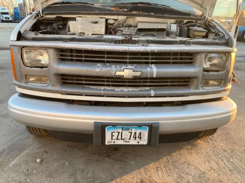 2002 Chevrolet EXPRESS Grille
