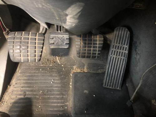 2010 Freightliner COLUMBIA 120 Foot Control Pedals