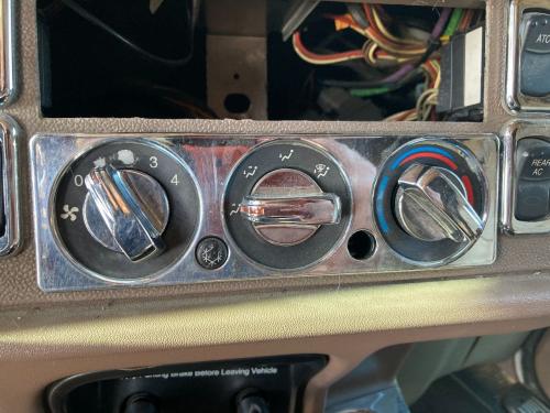2013 Peterbilt 386 Heater & AC Temp Control: 3 Knobs, 2 Buttons, Missing Recirc Button, Numbers Worn On Fan Speed Knob