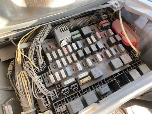 2004 Freightliner COLUMBIA 120 Right Fuse Box