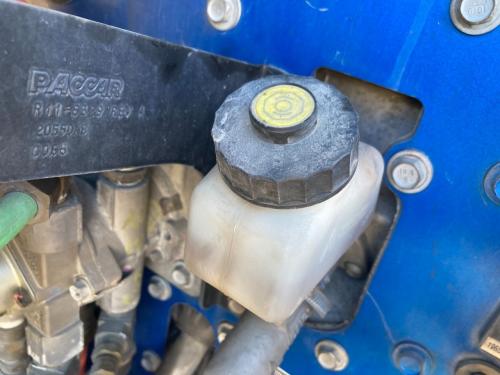 2014 Paccar E176014 Left Clutch Master Cylinder