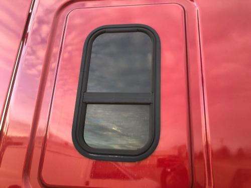 2016 Freightliner CASCADIA Right Window