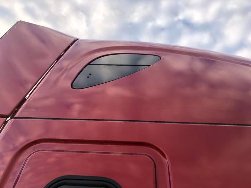 2016 Freightliner CASCADIA Right Window