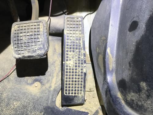 1989 Ford F800 Foot Control Pedals