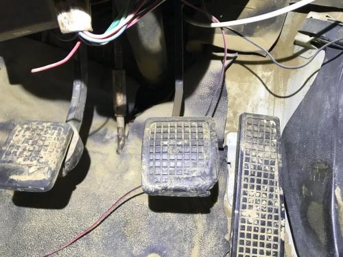 1989 Ford F800 Foot Control Pedals