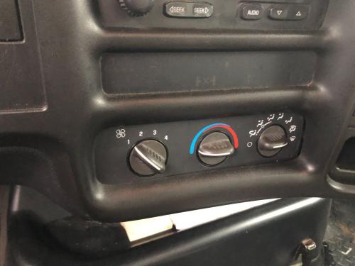 2006 Chevrolet C6500 Heater & AC Temp Control: 3 Knobs