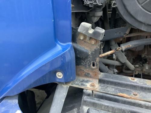 2007 Freightliner COLUMBIA 120 Right Hood Rest: Minor Surface Rust