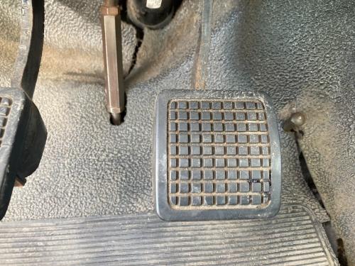 1998 Ford F800 Foot Control Pedals