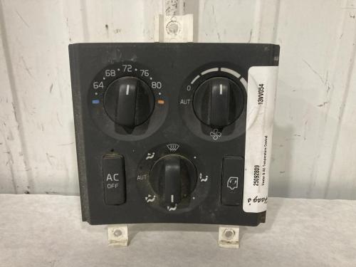 2013 Volvo VNL Heater & AC Temp Control: 3 Knobs, 2 Buttons | P/N 21326142