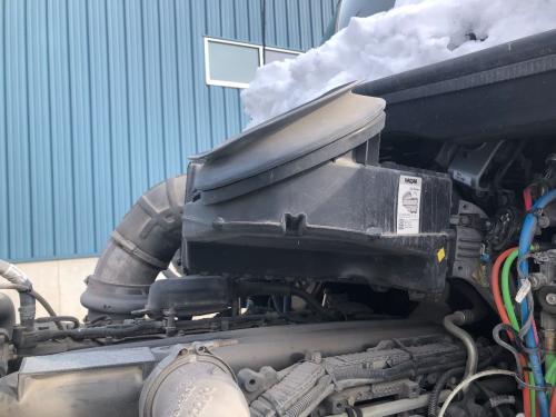 2019 Kenworth T680 --inch Poly Donaldson Air Cleaner