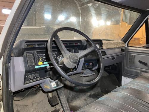 1999 Ford F800 Dash Assembly