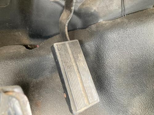 2005 Ford F650 Foot Control Pedals
