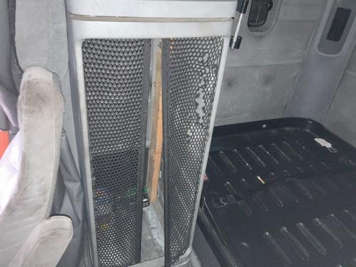 2006 Freightliner COLUMBIA 120 Right Cabinets