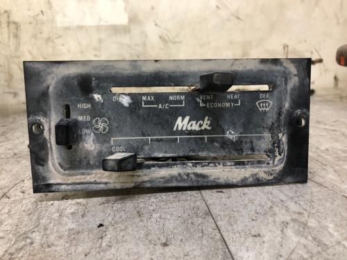 1992 Mack DM600 Heater & AC Temp Control: 3 Slides, Fan Speed, Zone, Temperature