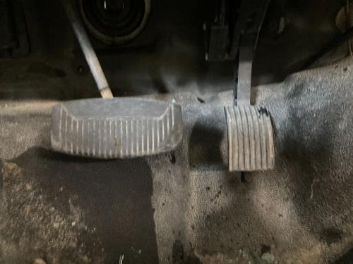 2007 Ford F650 Foot Control Pedals