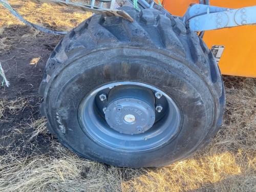 2003 Jlg 600S Left Tire And Rim: P/N 4520258