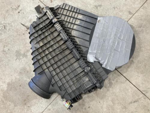 2019 Freightliner CASCADIA 13-inch Poly Donaldson Air Cleaner