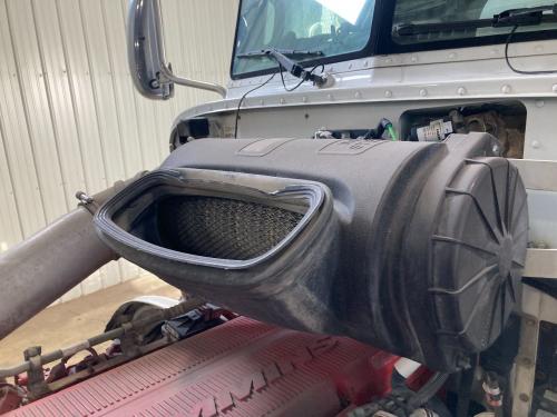 2013 Peterbilt 386 11-inch Poly Donaldson Air Cleaner