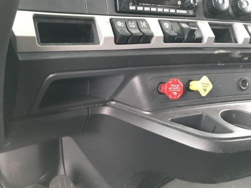 Kenworth T680 Dash Panel: Dash Air Brake Panel