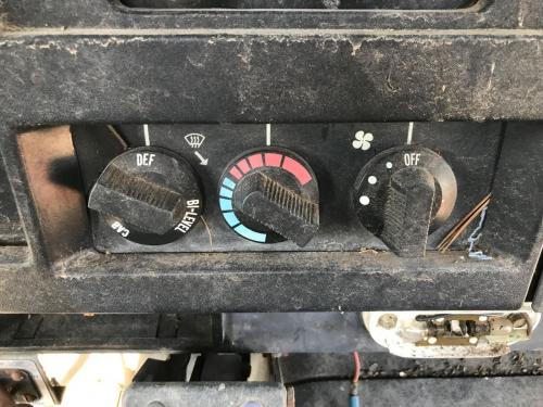 1995 International 4700 Heater & AC Temp Control: 3 Knobs