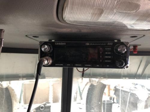 Peterbilt 388 A/V (Audio Video): Uniden Bearcat 880 Cb Radio W/Walkie