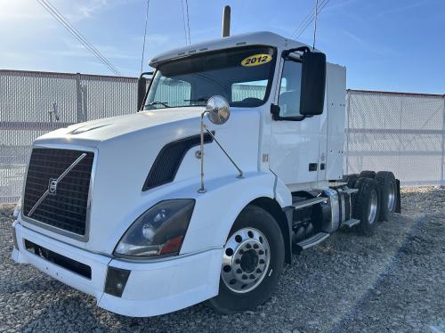 2012 Volvo VNL Truck: Tractor, Tandem Axle Day Cab