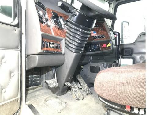 2006 Kenworth T600 Dash Assembly