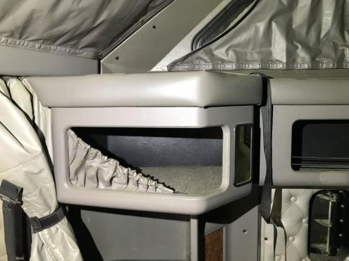 2006 Kenworth T600 Right Cabinets