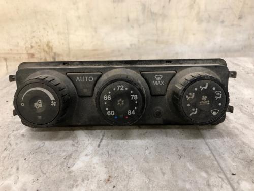 2017 Kenworth T680 Heater & AC Temp Control: 3 Knobs 2 Buttons
fan Speed, Temperature, Zone W Bunk Override