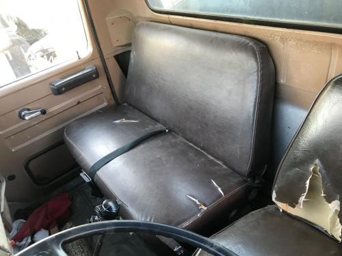 1983 International S1600 Right Seat, Non-Suspension