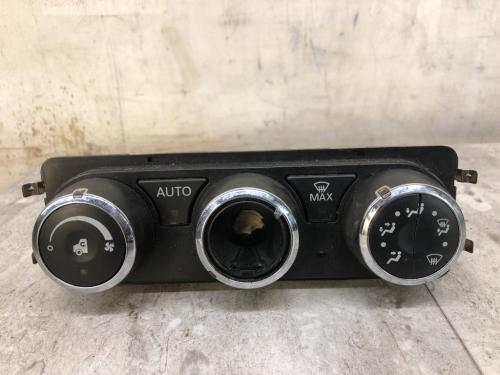 2018 Peterbilt 579 Heater & AC Temp Control: Middle Knob Center Piece Missing, Other Two Knobs Cracked