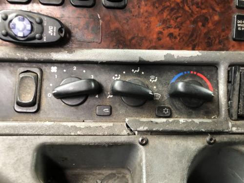 2007 Freightliner COLUMBIA 120 Heater & AC Temp Control: 3 Knobs, 2 Buttons, 1 Swtich.